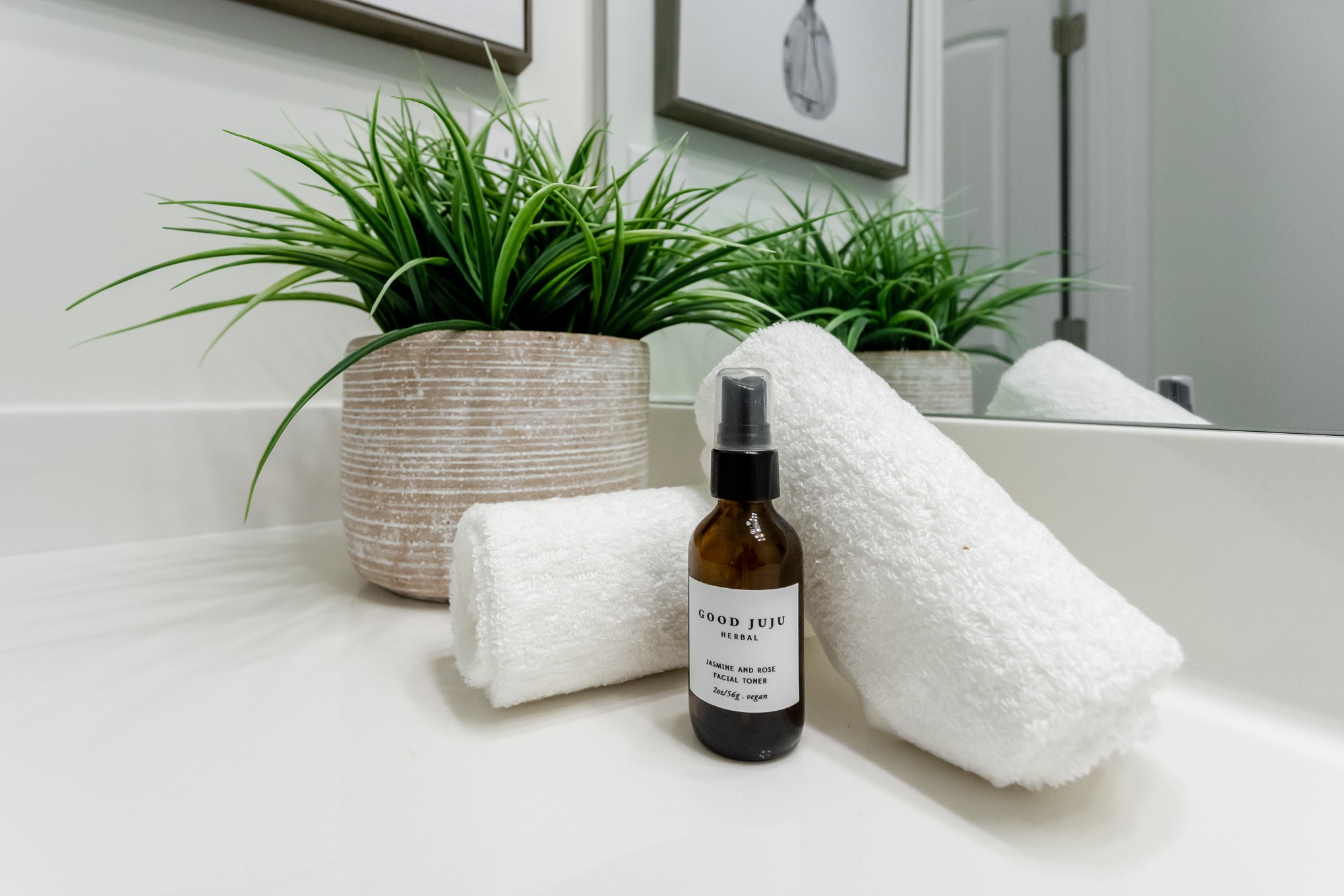 525 Burchell Lane Columbia, TN 38401 - Photo 31 of 35 a vase of flowers sitting on a table