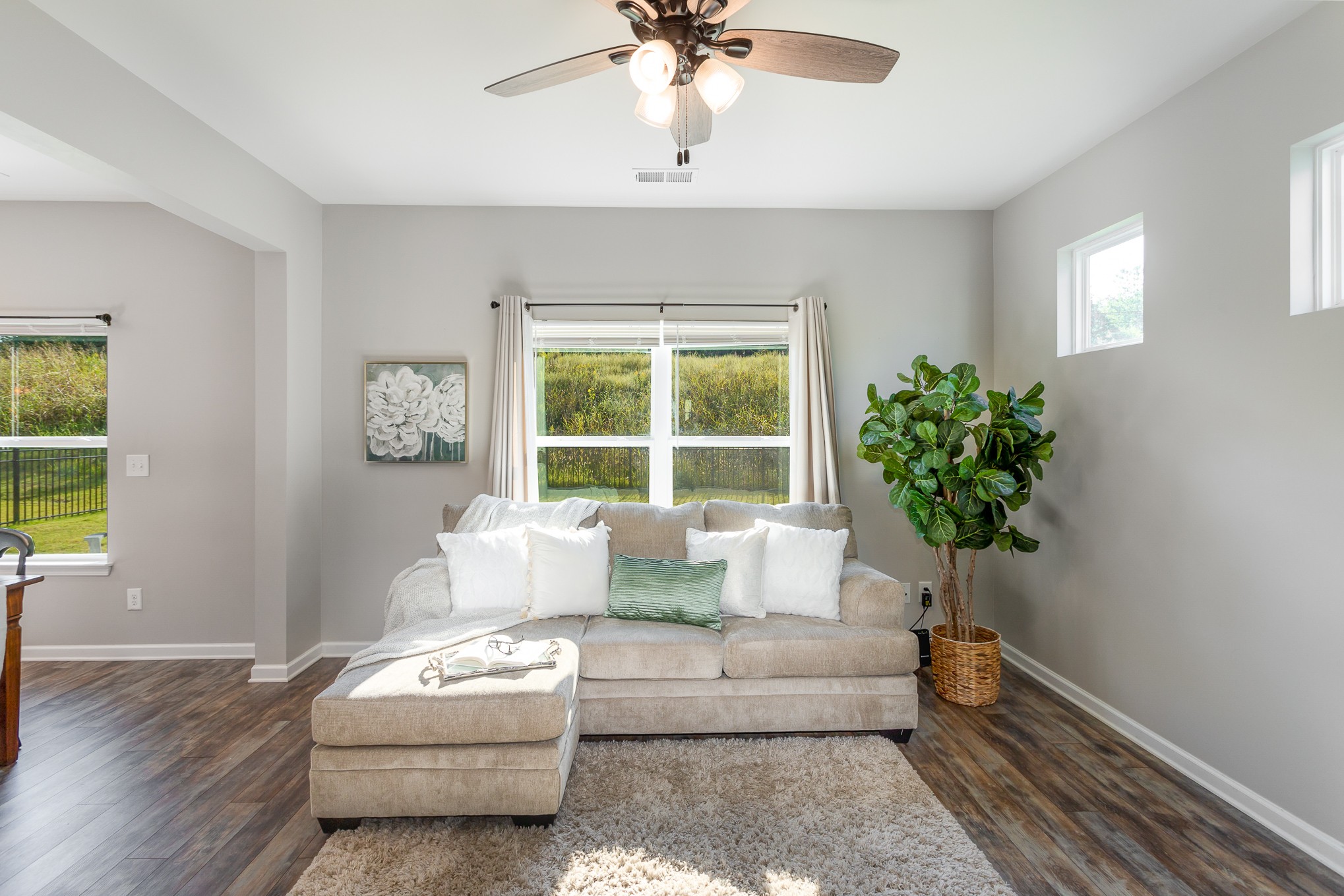 525 Burchell Lane Columbia, TN 38401 - Photo 5 of 35 a living room with furniture and a window