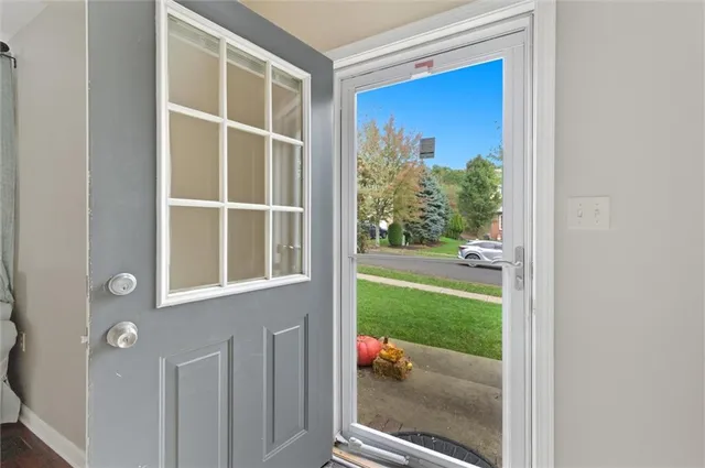 $550,000 | 9308 Marshall Road, Cranberry Township, PA 16066