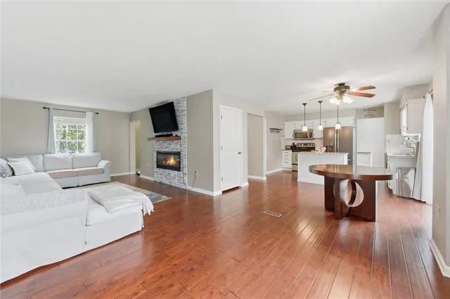 $550,000 | 9308 Marshall Road, Cranberry Township, PA 16066