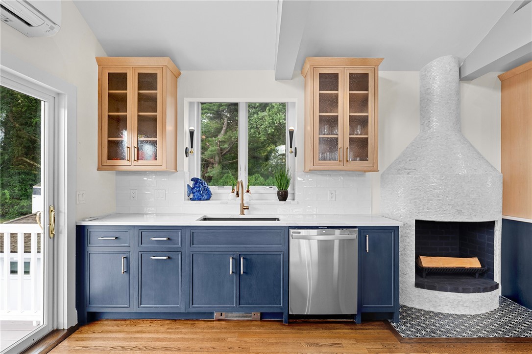 1 Harbor View Drive Newport, RI 02840 - Photo 13 of 50