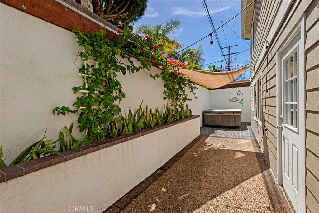 33852 Orilla Road Dana Point, CA 92629 - Photo 36 of 49 a view of a balcony with potted plants