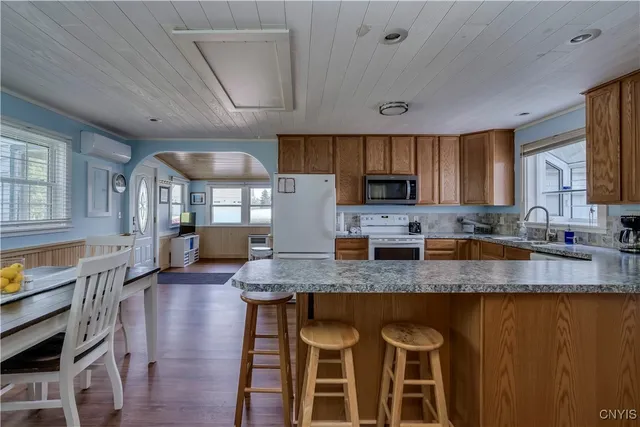 $2,000 | 216 Frontenac Boulevard, Clayton, NY 13624