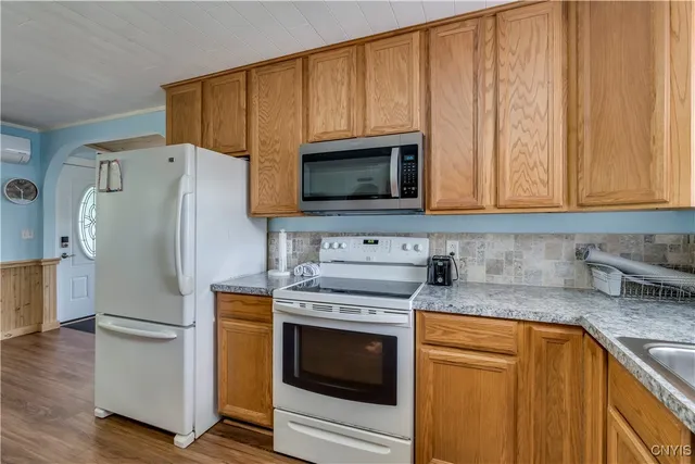 $2,000 | 216 Frontenac Boulevard, Clayton, NY 13624