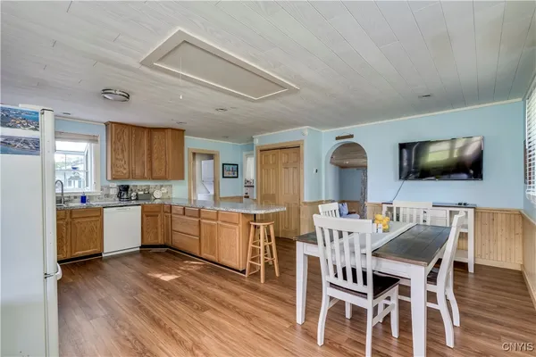 $2,000 | 216 Frontenac Boulevard, Clayton, NY 13624