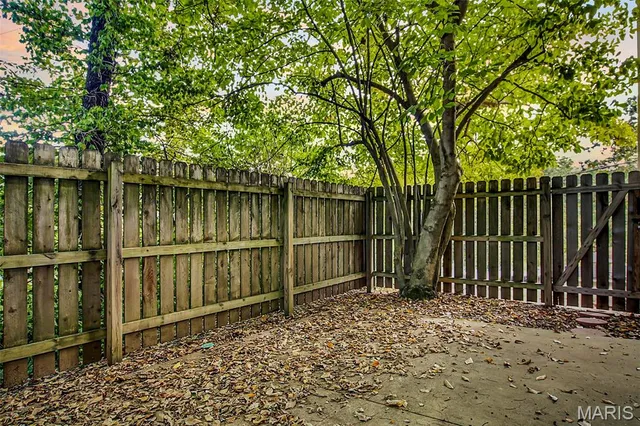 $99,900 | 10401 Briarbend Drive, Unit 2, St. Louis, MO 63146