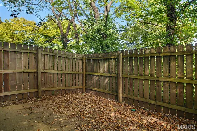 $99,900 | 10401 Briarbend Drive, Unit 2, St. Louis, MO 63146