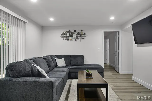 $99,900 | 10401 Briarbend Drive, Unit 2, St. Louis, MO 63146