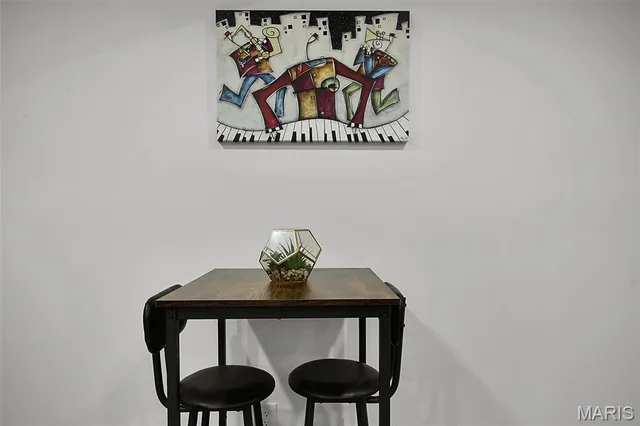 $99,900 | 10401 Briarbend Drive, Unit 2, St. Louis, MO 63146