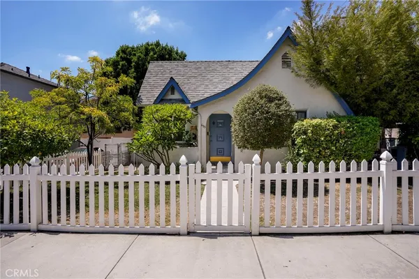 a house view with a garden