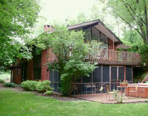 302 Field Club Ridge Road Pittsburgh, PA 15238 - Photo 8 of 8 Yard/Garden.