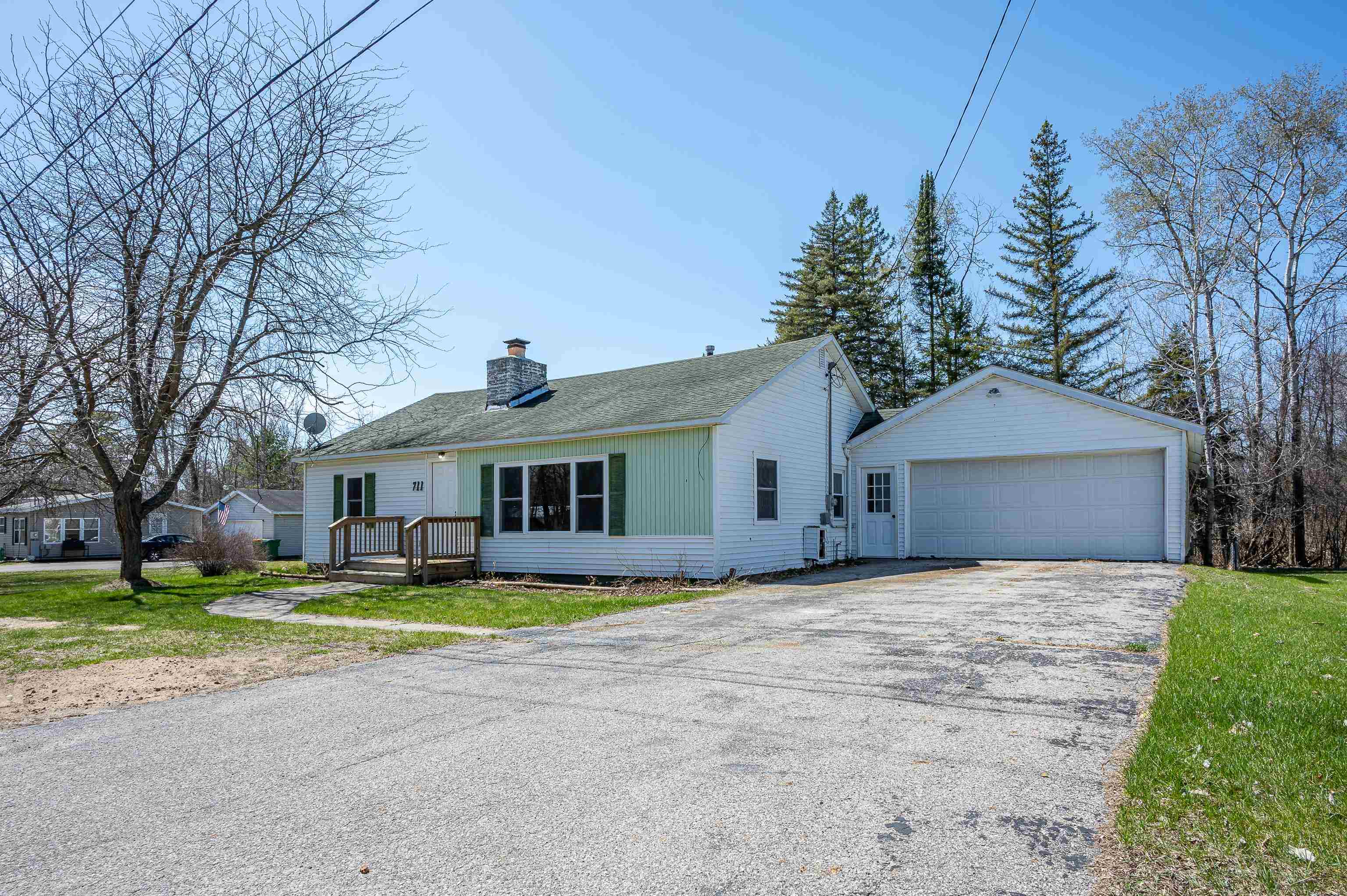 711 North Spring Street Gladwin, MI 48624 - Photo 5 of 44 Gallery Image 5