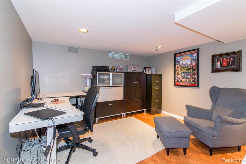 576 Ten Point Drive Rochester Hills, MI 48309 - Photo 34 of 51