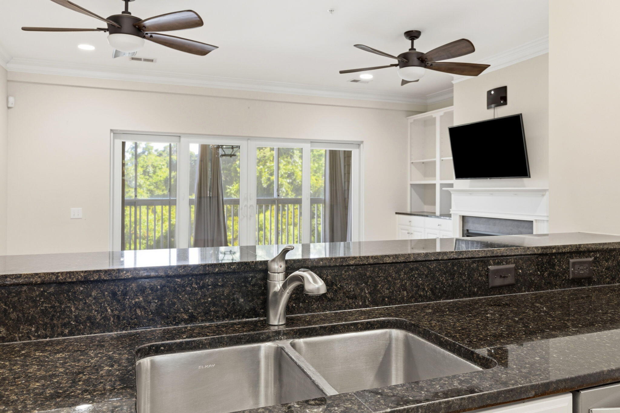 1601 Hopeman Lane Mount Pleasant, SC 29466 - Photo 5 of 43 7-web-or-mls-470A8245- edited