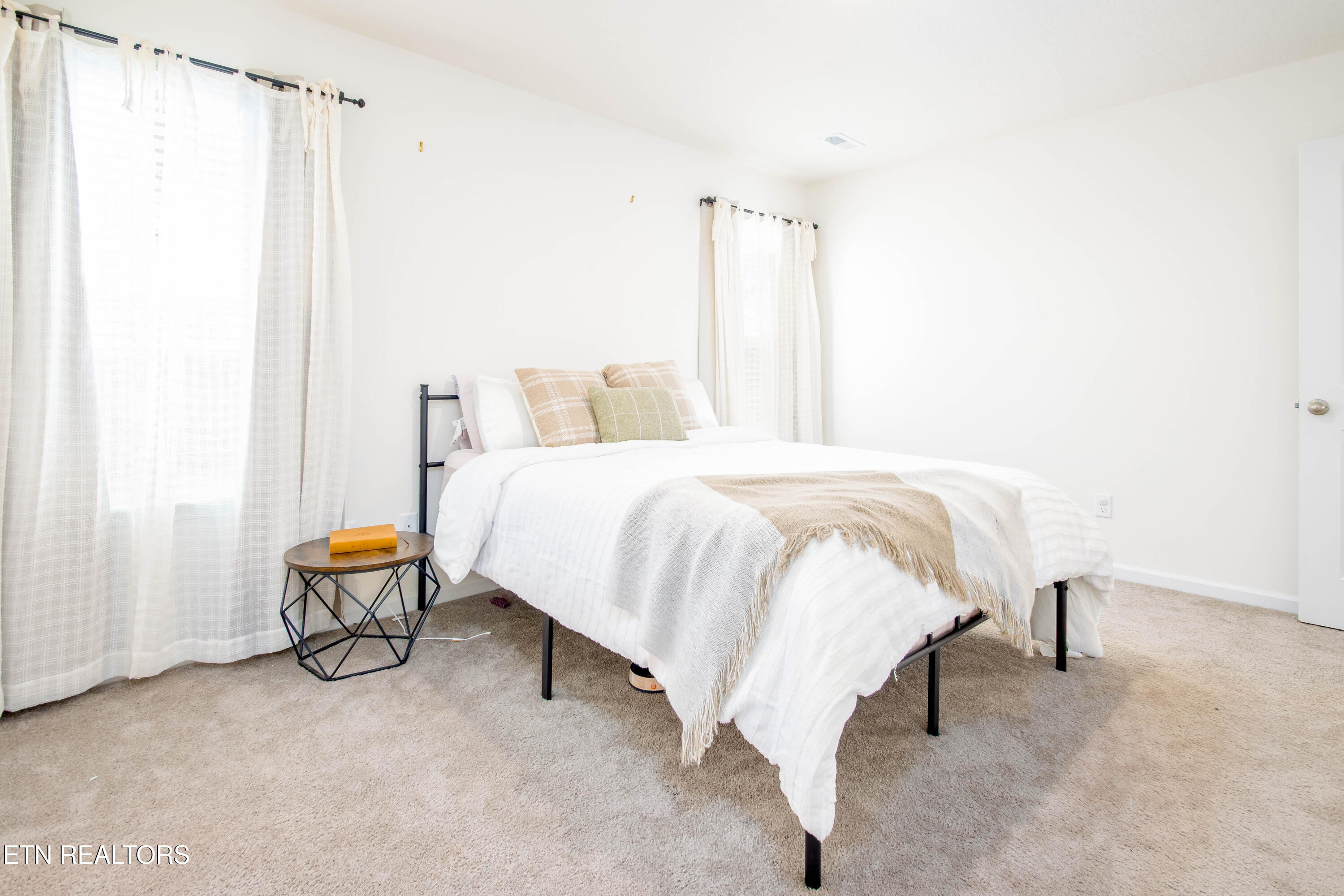 7535 Grasshopper Lane Corryton, TN 37721 - Photo 11 of 28 Primary Suite