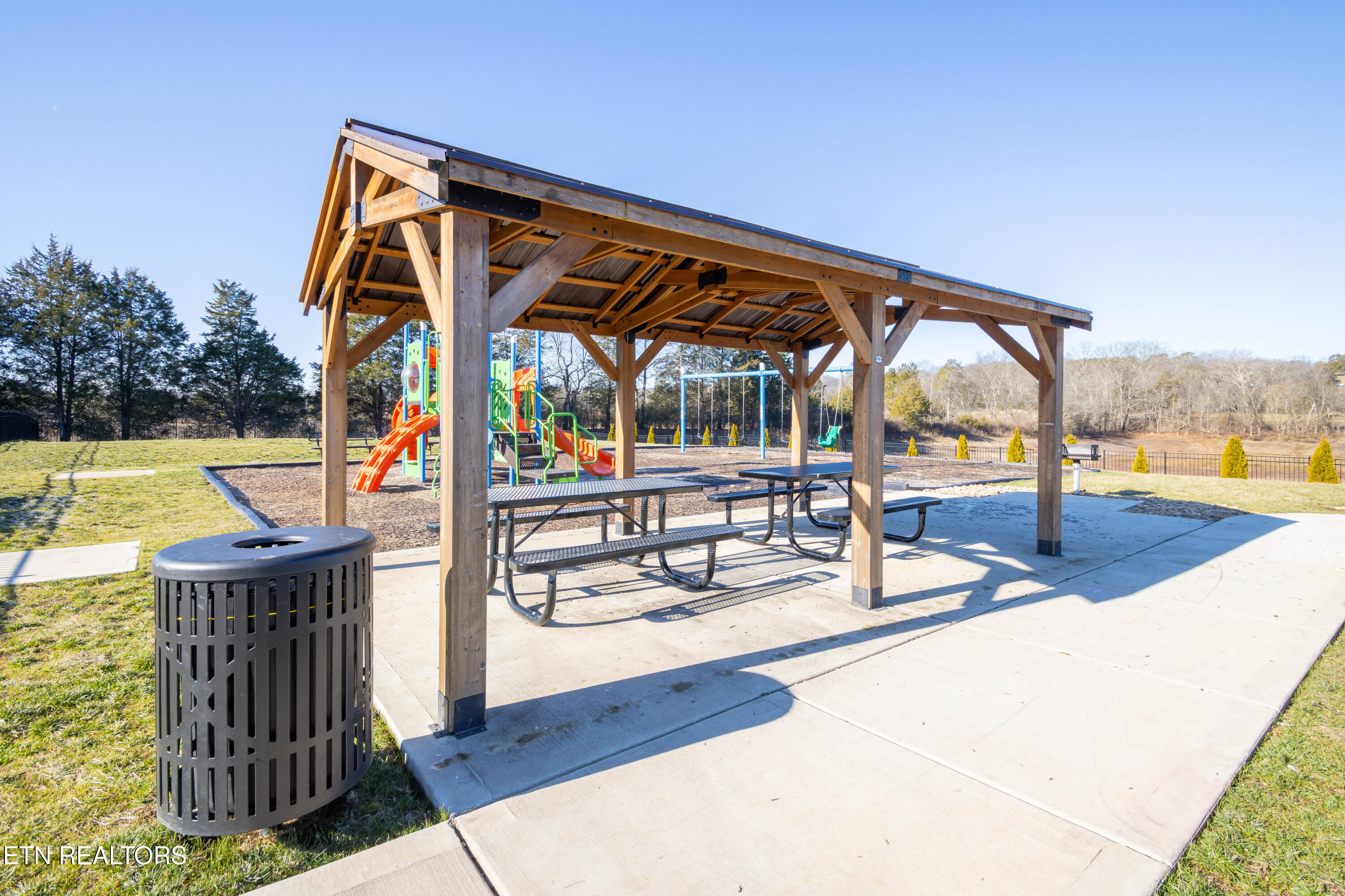 7535 Grasshopper Lane Corryton, TN 37721 - Photo 25 of 28 Community Picnic Area