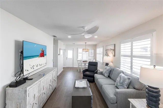 $7,500 | 6020 Midnight Pass Road, Unit 29, Sarasota, FL 34242