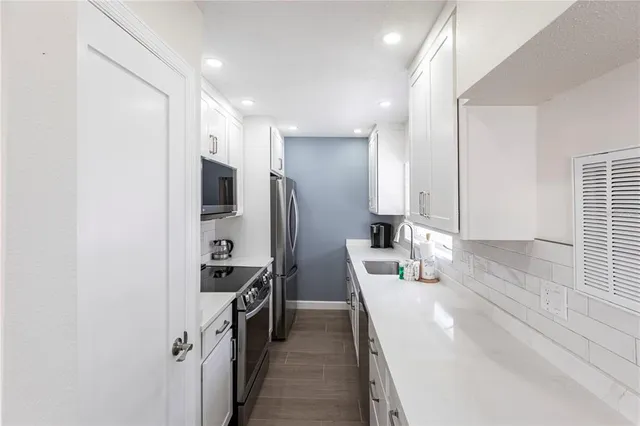 $7,500 | 6020 Midnight Pass Road, Unit 29, Sarasota, FL 34242