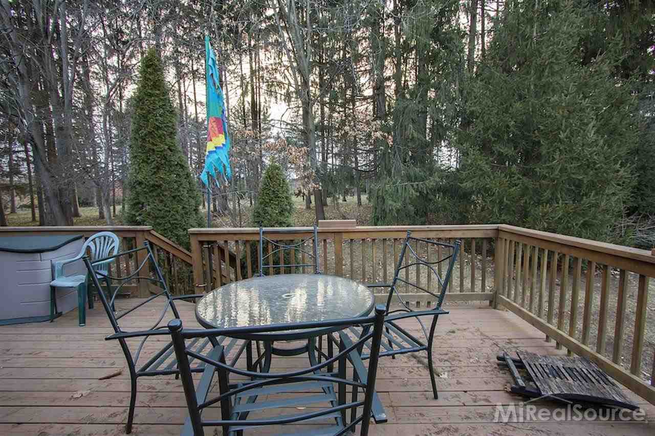 22310 River Ridge Trail Farmington, MI 48335 - Photo 23 of 25 31186319-22.JPG