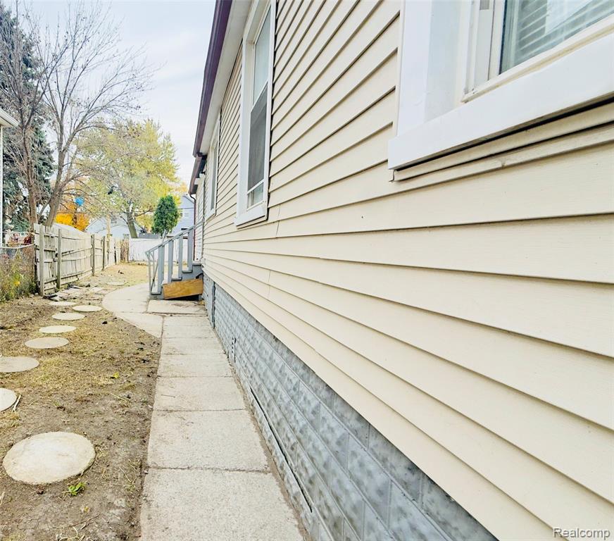 8737 Smart Street Detroit, MI 48210 - Photo 4 of 20