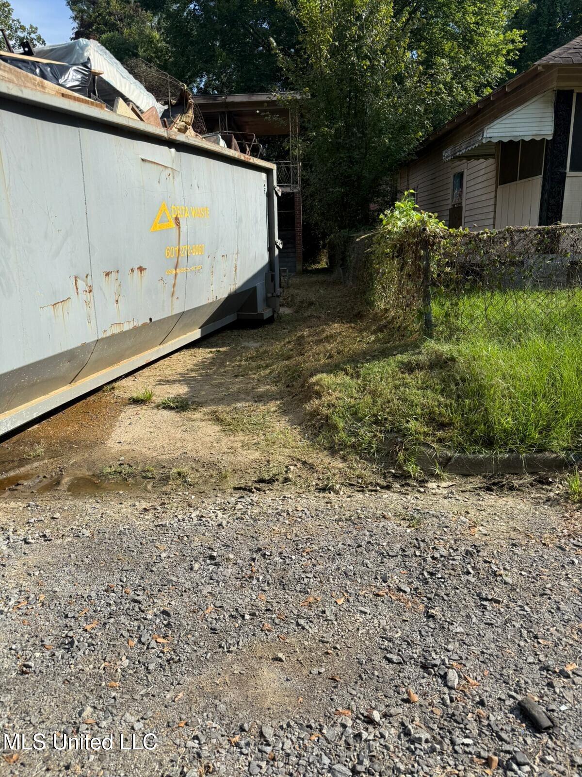 1415 Shirley Avenue Jackson, MS 39204 - Photo 5 of 7 e835ec11-3b12-4b41-a97e-d611dc3fe2f9 (1)