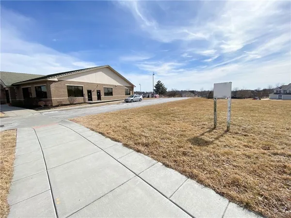 $150,836 | Lot 6 Municipal Circle, Raymore, MO 64083