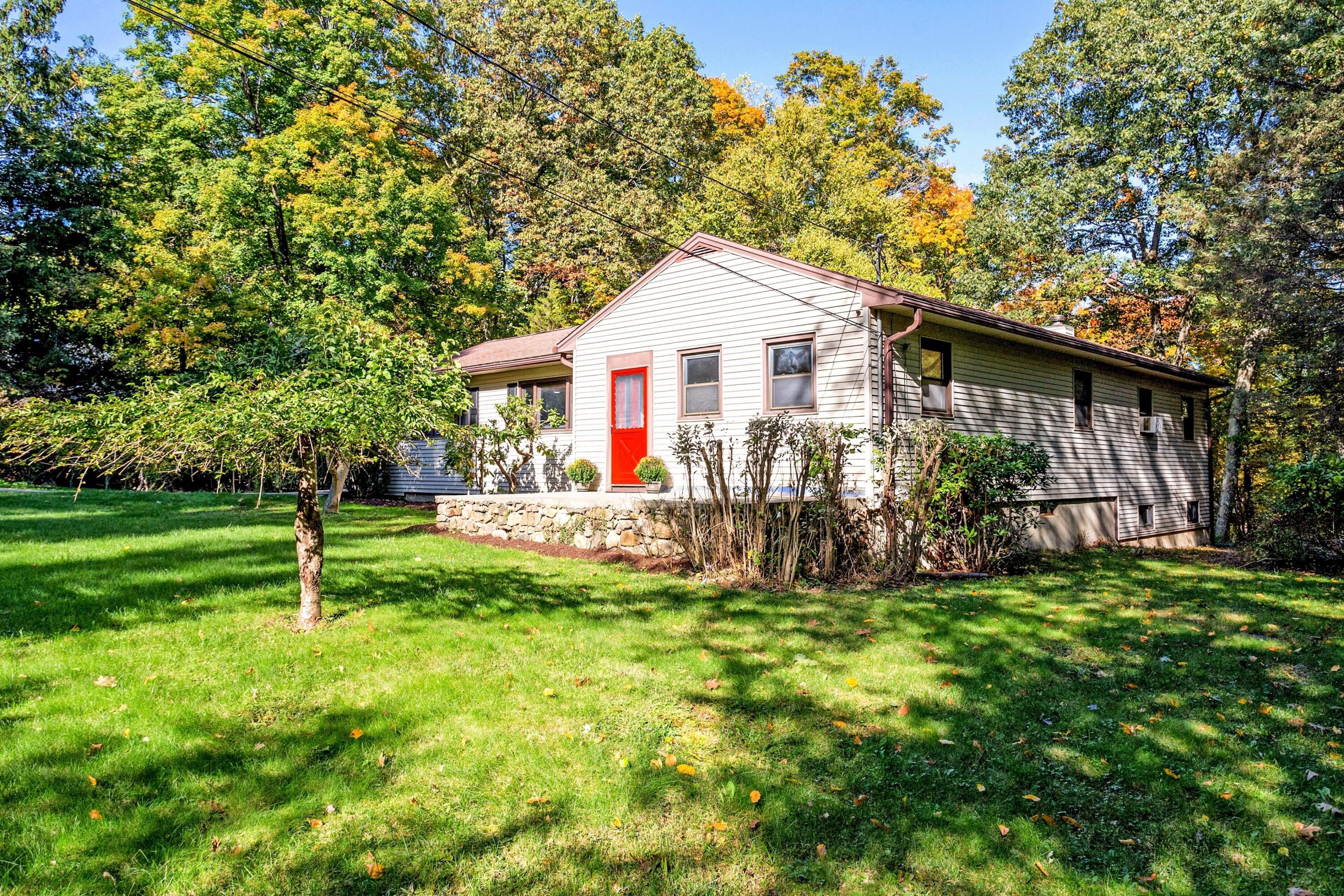 48 Short Woods Road New Fairfield, CT 06812 - Photo 2 of 28 002-428770-_MG_7460_11925684