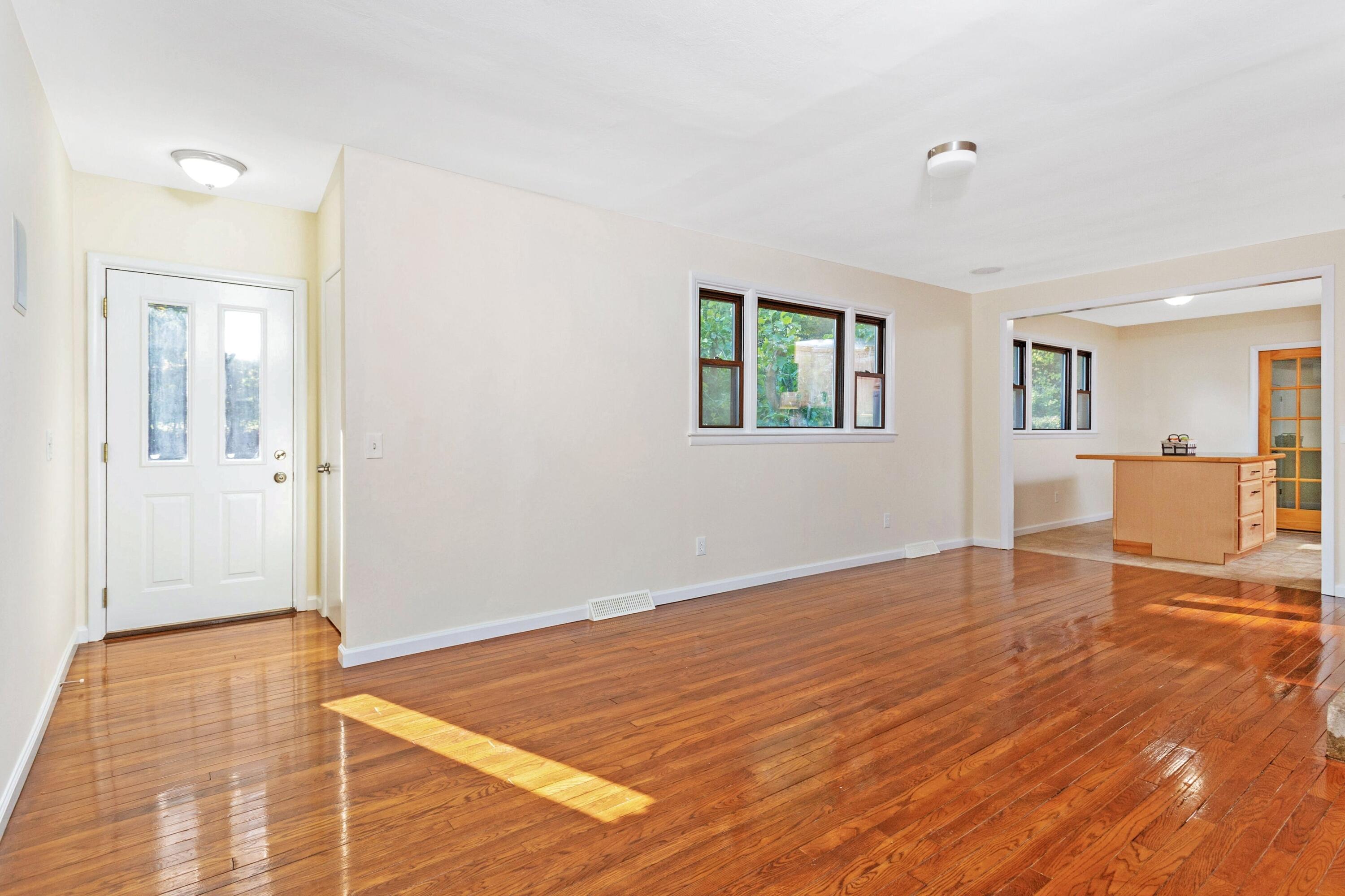 48 Short Woods Road New Fairfield, CT 06812 - Photo 4 of 28 004-428770-_MG_7478_11925697