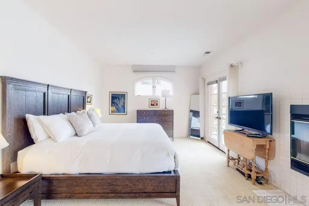 863 Starflower Road Encinitas, CA 92024 - Photo 12 of 23 Gallery Image 12