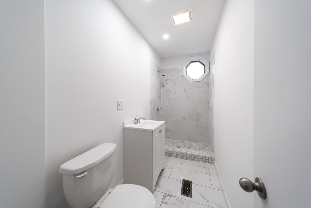 226-228 Mill Street Springfield, MA 01108 - Photo 5 of 34 Gallery Image 5