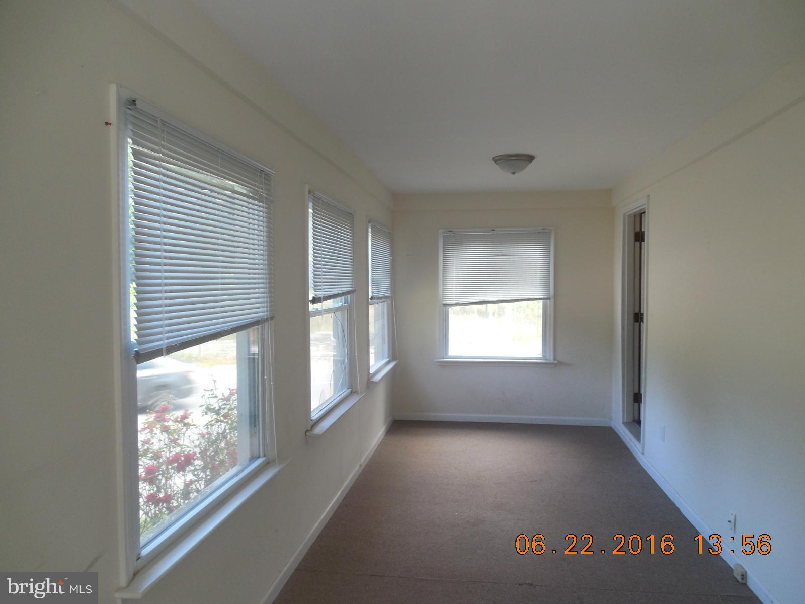 4645 Mountain Road Pasadena, MD 21122 - Photo 3 of 10 Interior (General)