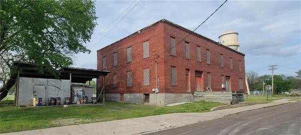$175,000 | 512 East Monroe Street, Iola, KS 66749