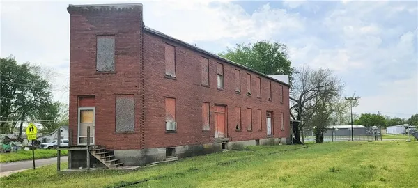 $175,000 | 512 East Monroe Street, Iola, KS 66749