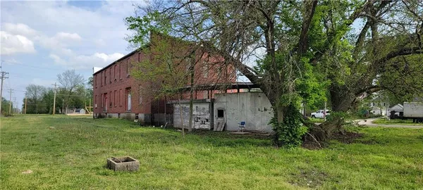 $175,000 | 512 East Monroe Street, Iola, KS 66749