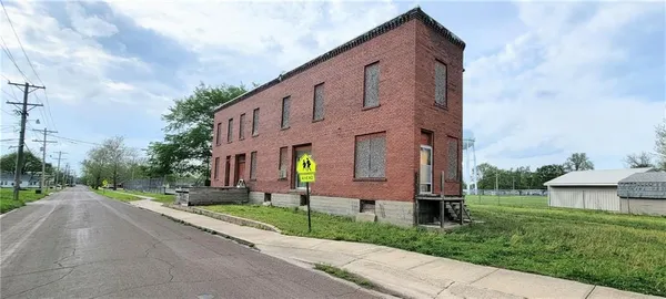 $175,000 | 512 East Monroe Street, Iola, KS 66749