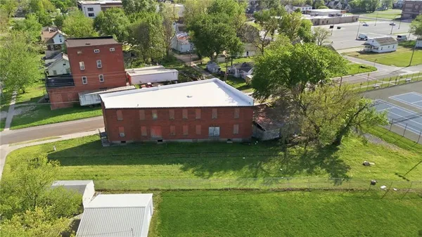 $175,000 | 512 East Monroe Street, Iola, KS 66749