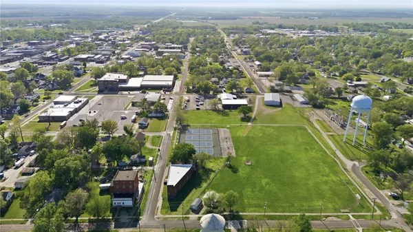 $175,000 | 512 East Monroe Street, Iola, KS 66749