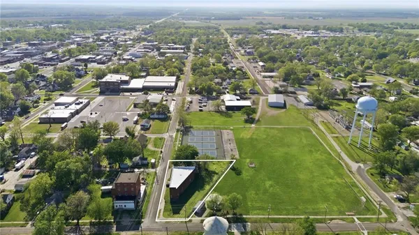 $175,000 | 512 East Monroe Street, Iola, KS 66749