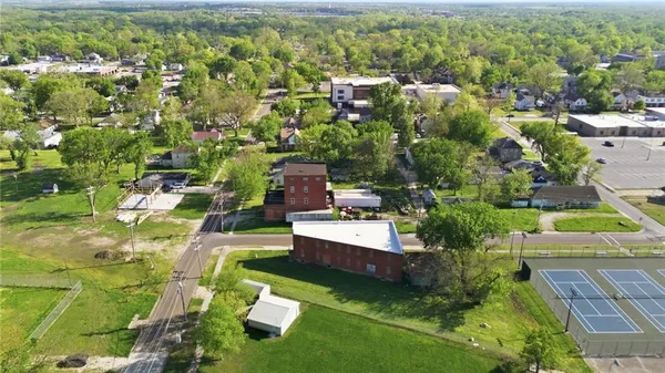 $175,000 | 512 East Monroe Street, Iola, KS 66749
