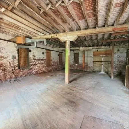 $175,000 | 512 East Monroe Street, Iola, KS 66749