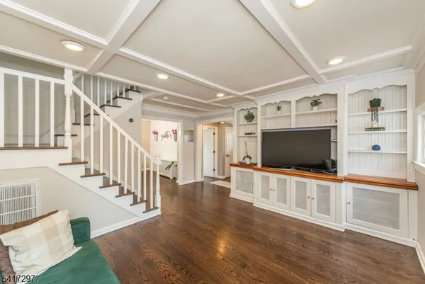 $749,900 | 9 North Hillside Avenue, Chatham, NJ 07928