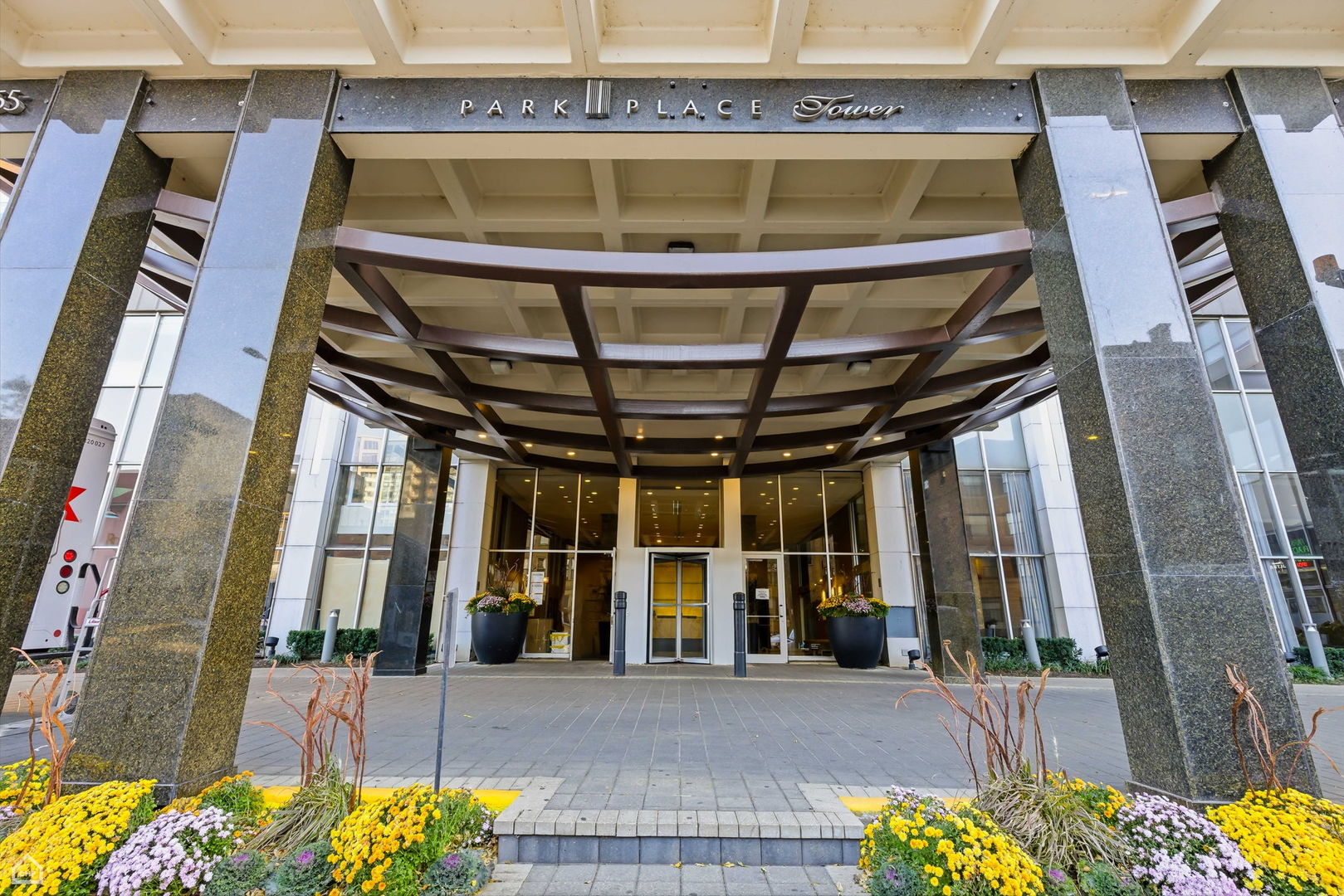 655 West Irving Park Road, Unit 3116 Chicago, IL 60613 - Photo 2 of 38