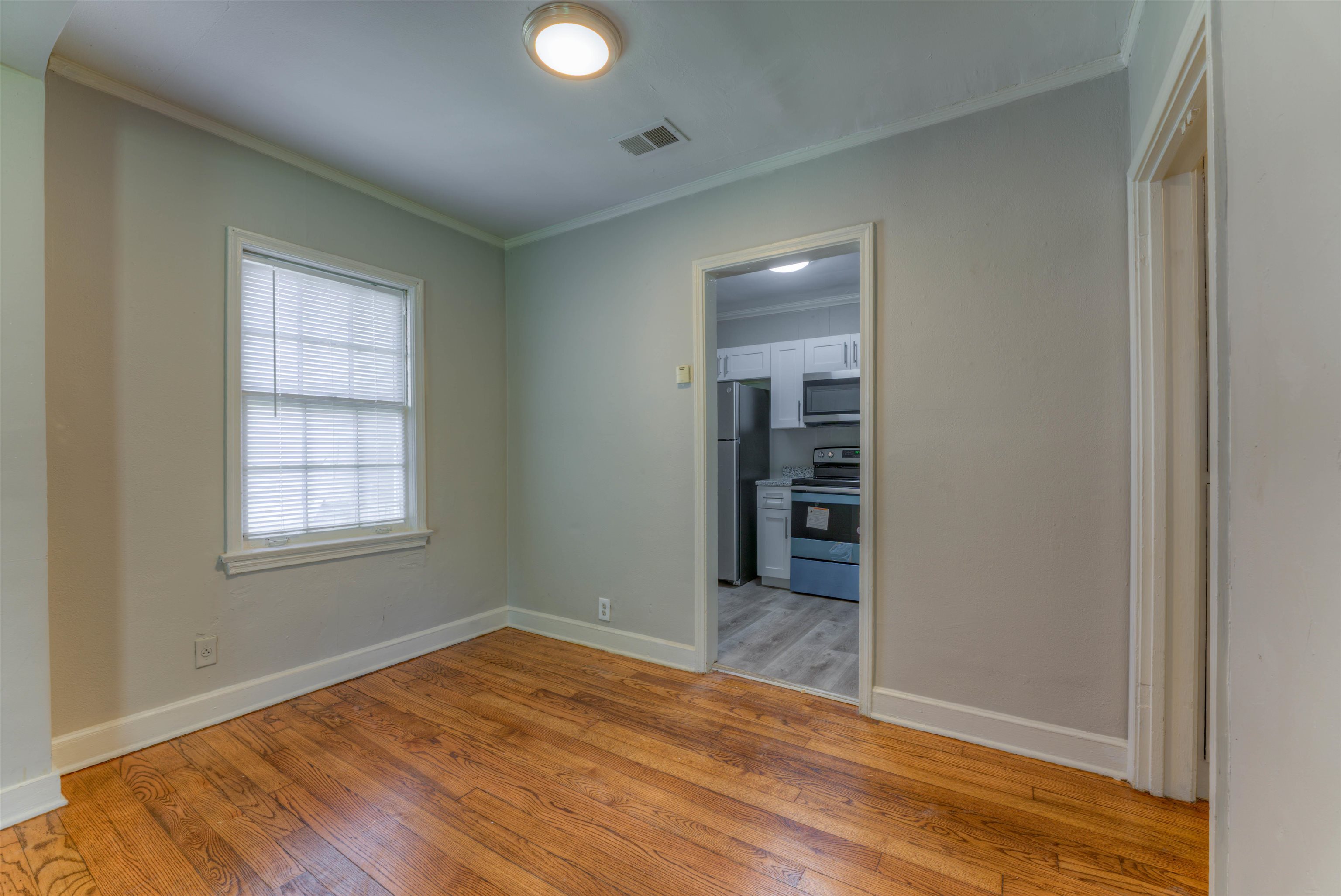 777 Loeb Street Memphis, TN 38111 - Photo 17 of 22 an empty room with wooden floor and closet