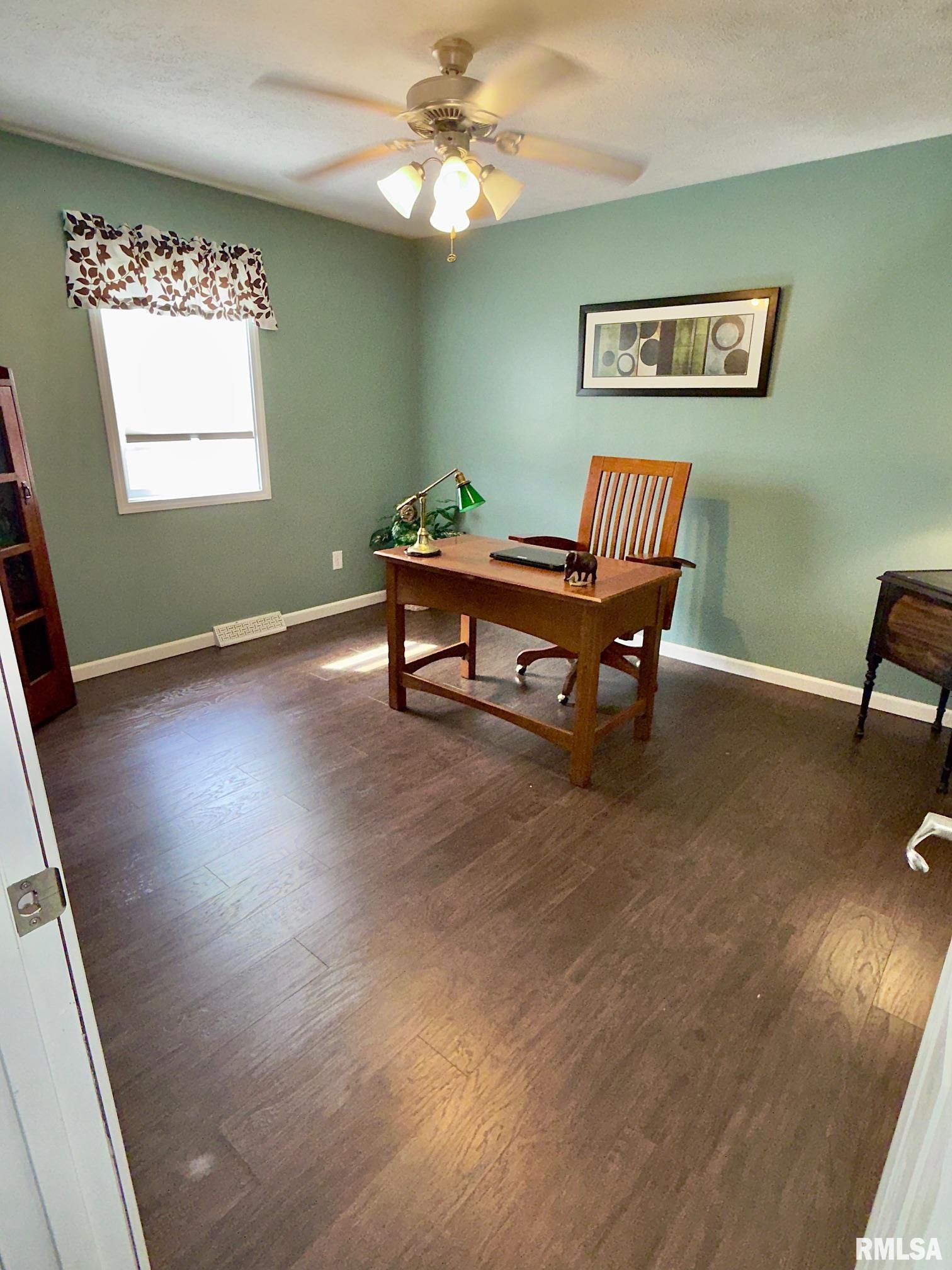 2722 Walter Road Springfield, IL 62703 - Photo 11 of 15