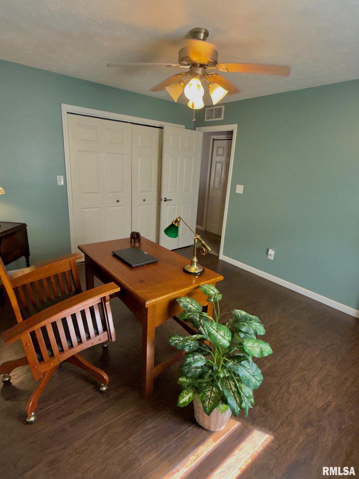 2722 Walter Road Springfield, IL 62703 - Photo 10 of 15