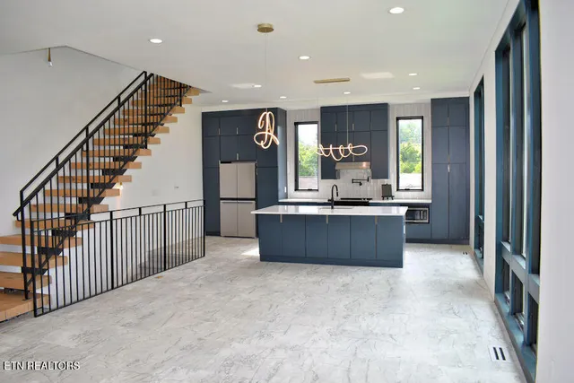 $639,000 | 206 Granite Drive, Sevierville, TN 37876