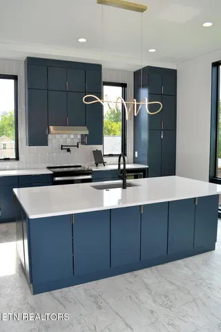 $639,000 | 206 Granite Drive, Sevierville, TN 37876