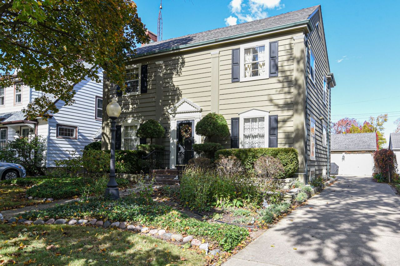 528 72nd Street Kenosha, WI 53143 - Photo 1 of 1 Allendale home wclassic charm