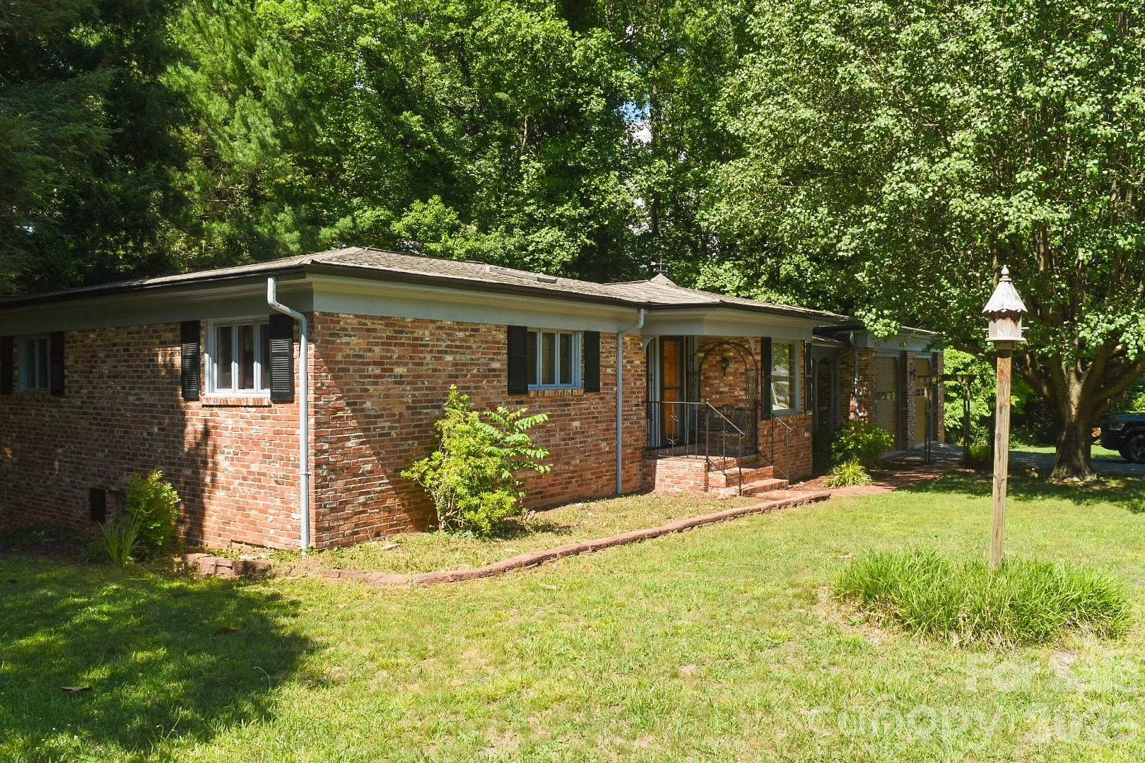 2575 Country Club Road Wilkesboro, NC 28697 - Photo 4 of 47