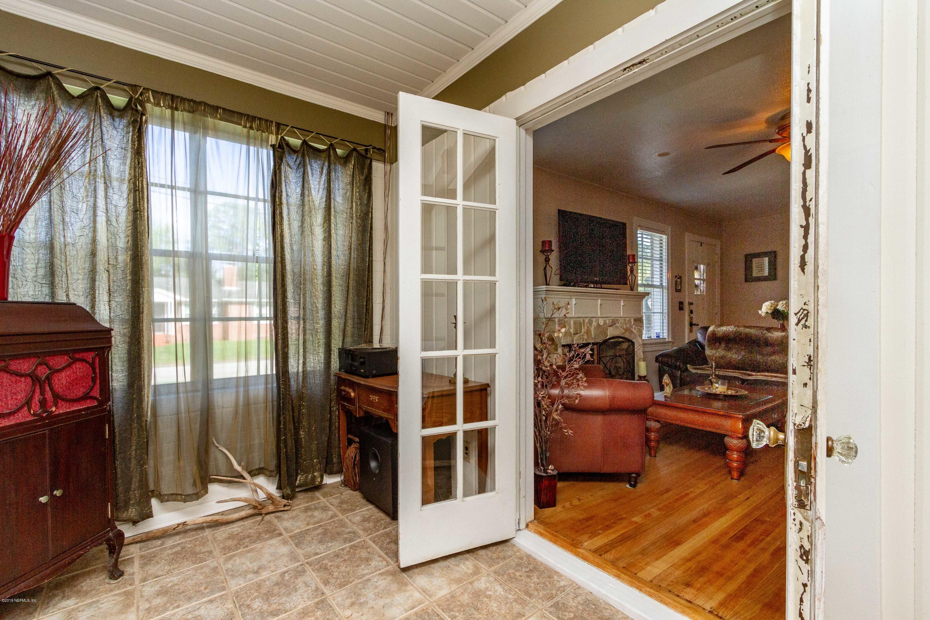 2150 Traymore Road Jacksonville, FL 32207 - Photo 11 of 39 Sun room/office